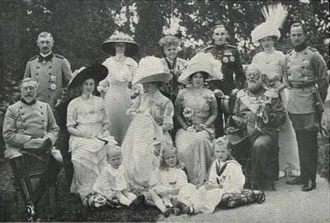 Family_of_Saxe-Coburg_and_Gotha.jpg