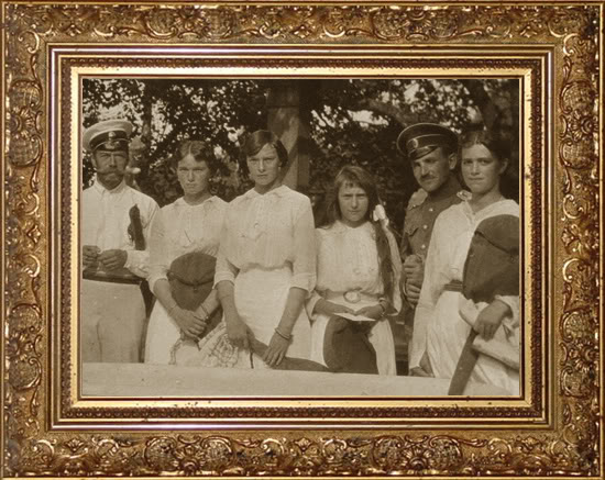 imperialfamilyofrussia.jpg