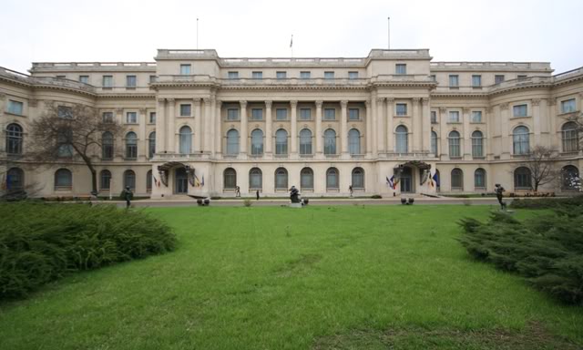royalromanianpalace.jpg